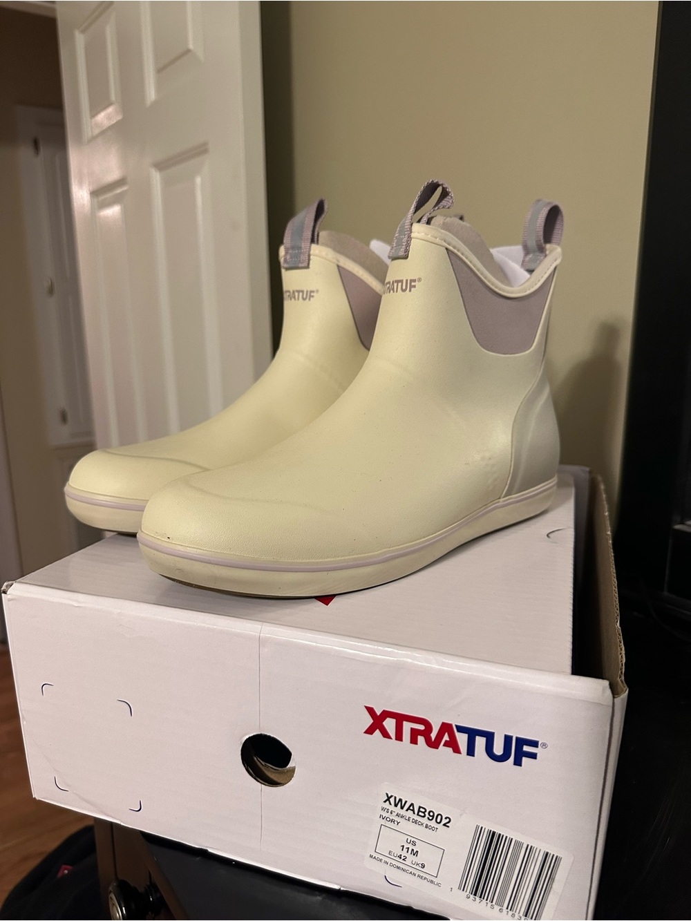 XTRATUF Women’s Short Rain Boots in Ivory with Lavender Trim